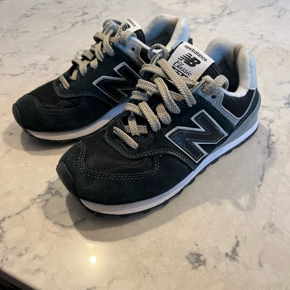Women’s New Balance 574